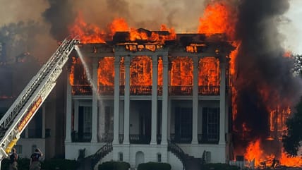 America’s largest remaining antebellum plantation home burned down –– Black social media users react
