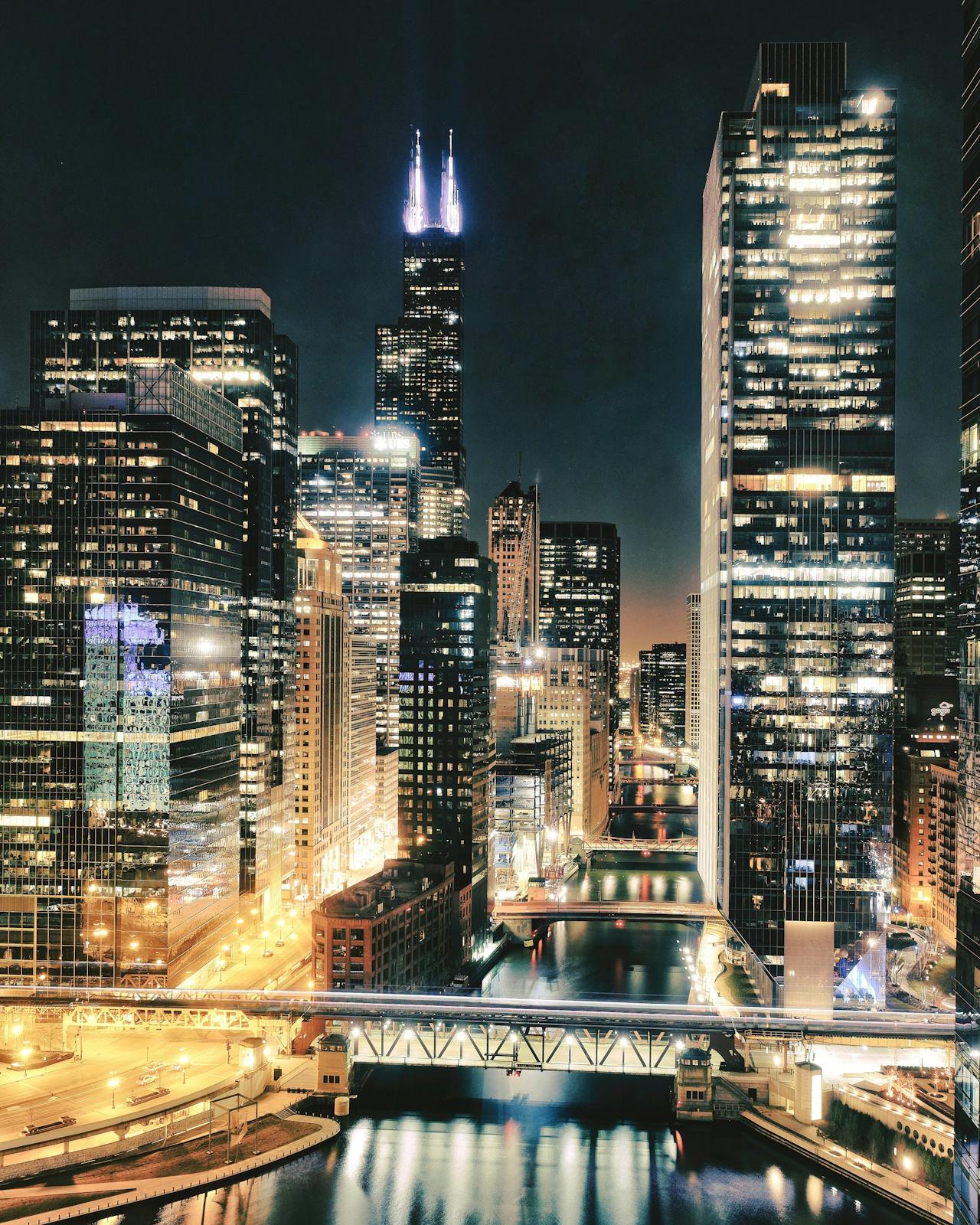 Chicago, robbery,, red line train