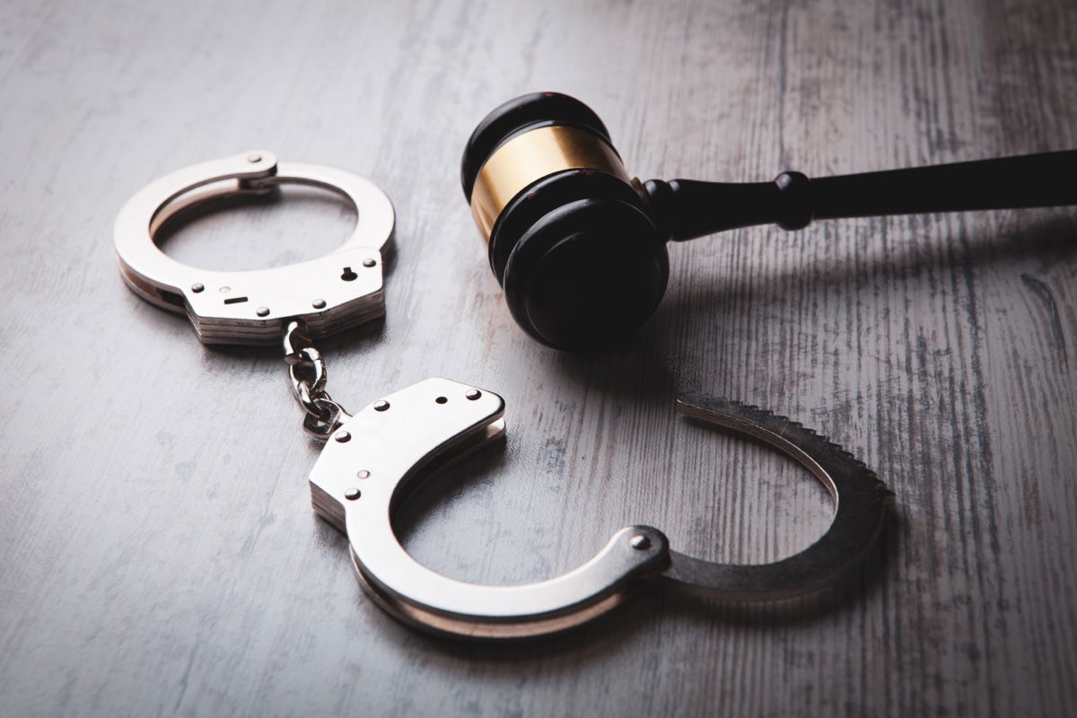 Mississippi mayor, clerk, embezzlement