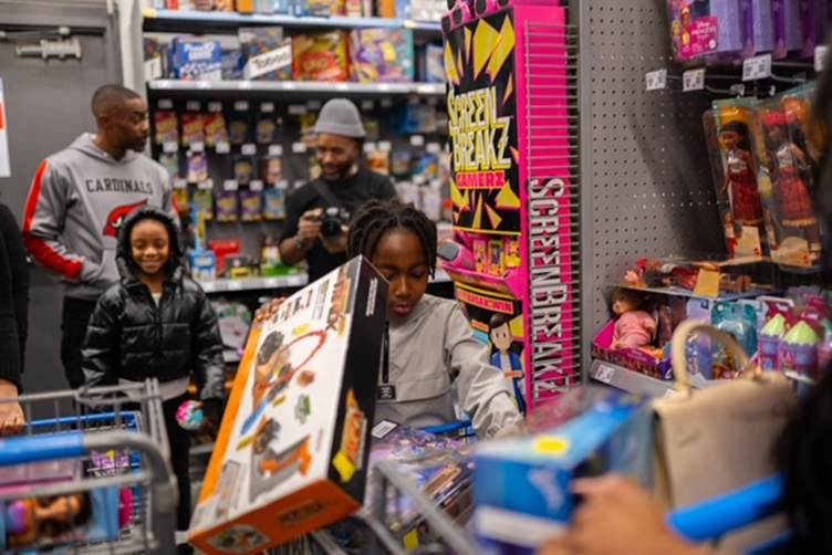 Skyh Black, Kelli Ferrell, Christmas, Walmart, Two Lewis