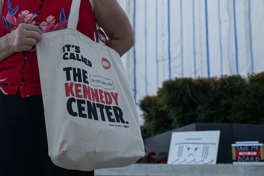 US judge blocks Trumpâs name from being added to Kennedy Center facade